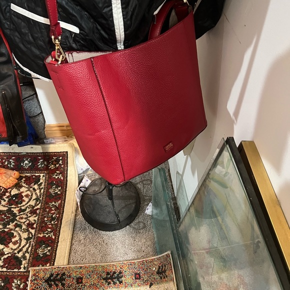 Red Francis Valentine red bucket handbag - Picture 3 of 9